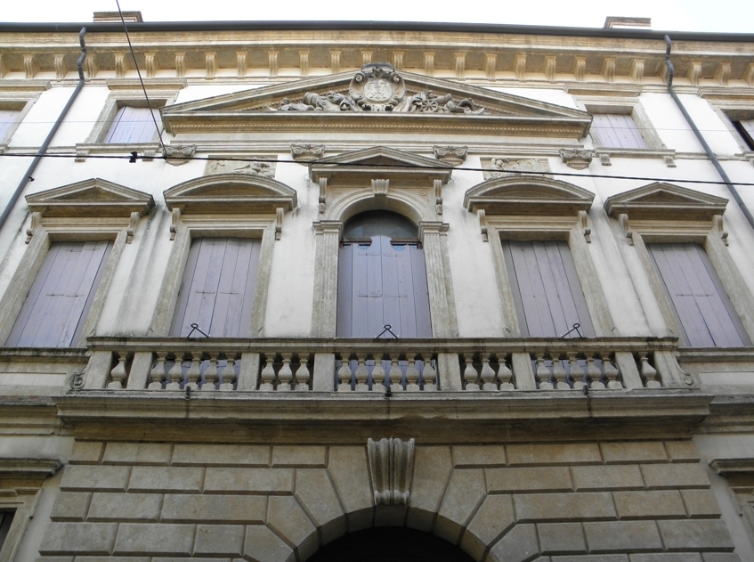PalazzoAngelirovigo1